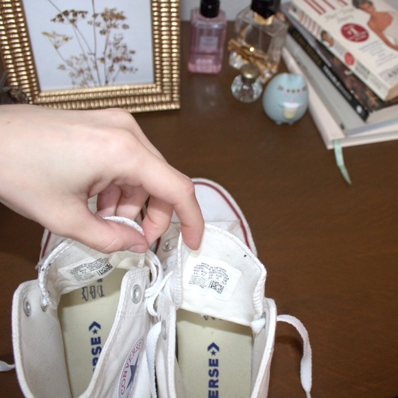 Converse White High-Top Sneakers with Red/Blue Accents - Picture 7 of 8